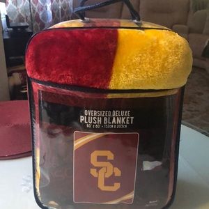 USC Oversized Plush Blanket